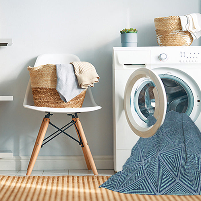 Machine Washable Transitional Diamond Blue Rug in a Washing Machine, wshpat3812lblu