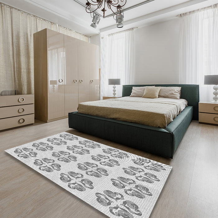 Patterned Platinum Gray Rug in a Bedroom, pat3838gry