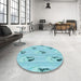 Round Patterned Blue Rug in a Office, pat3843lblu