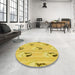 Round Patterned Yellow Rug in a Office, pat3843yw