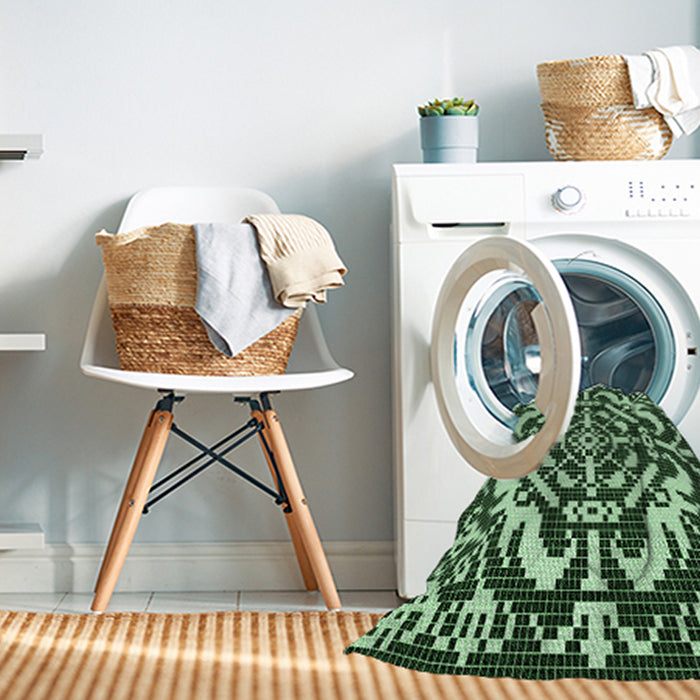 Machine Washable Transitional Pastel Green Rug in a Washing Machine, wshpat3844grn