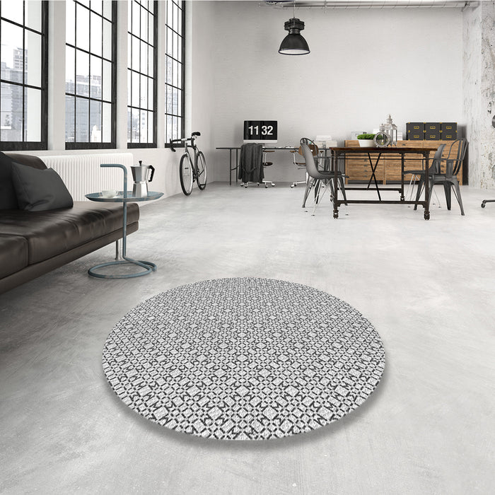 Round Patterned Platinum Gray Rug in a Office, pat385gry