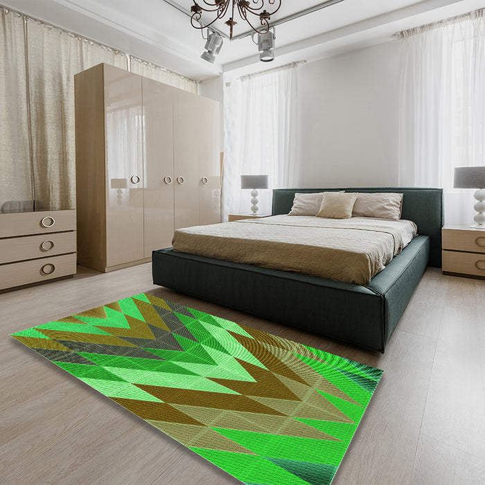 Patterned Oak Brown Rug in a Bedroom, pat3851grn