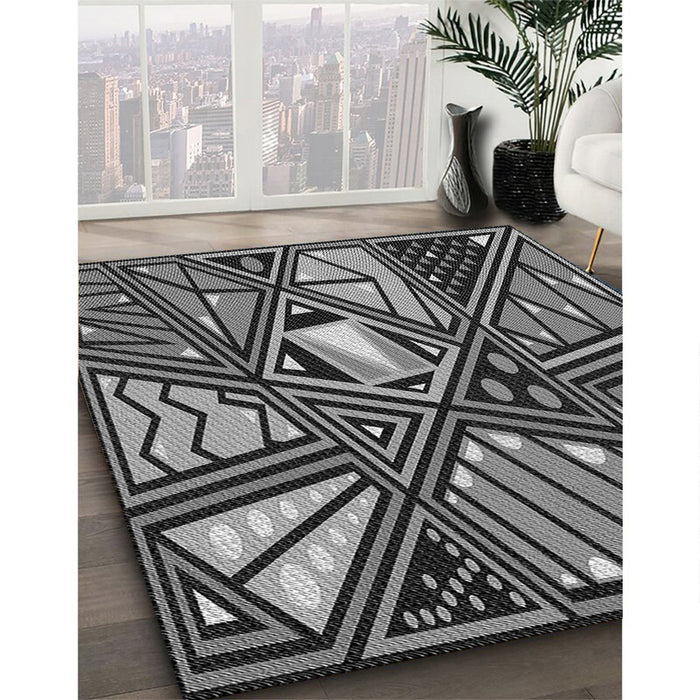 Patterned Charcoal Black Rug in Family Room, pat386gry