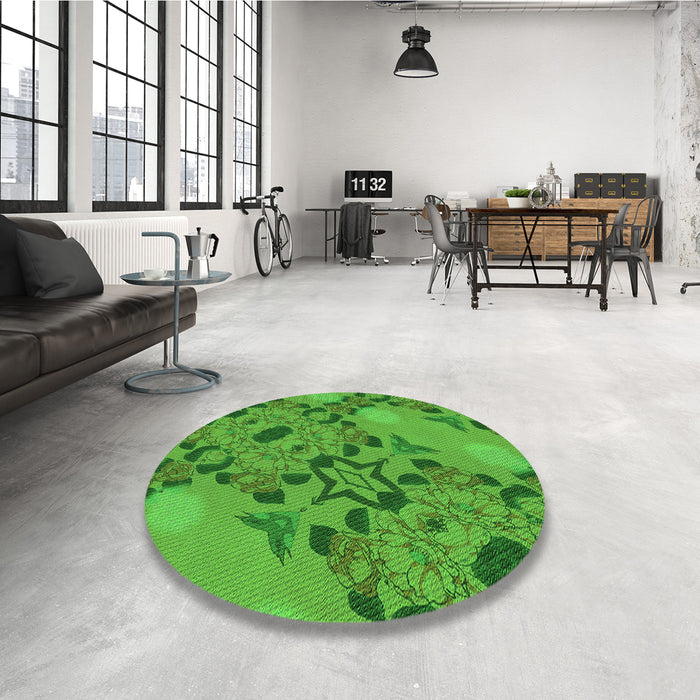 Round Patterned Green Rug in a Office, pat3880grn