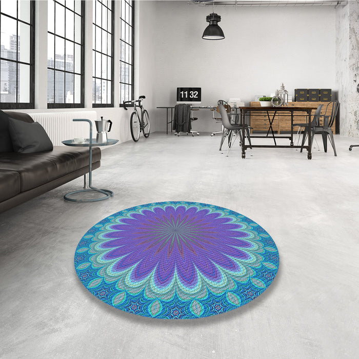 Round Patterned Blue Turquoise Green Rug in a Office, pat3894lblu