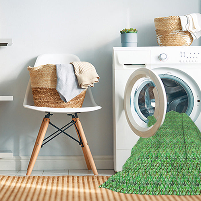 Machine Washable Transitional Dark Lime Green Rug in a Washing Machine, wshpat3898grn
