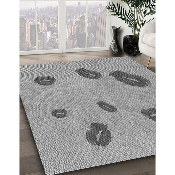 Patterned Cloud Gray Rug in Family Room, pat3907gry