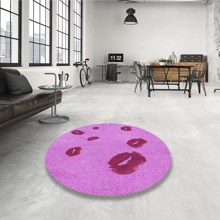 Round Patterned Violet Purple Rug in a Office, pat3907pur