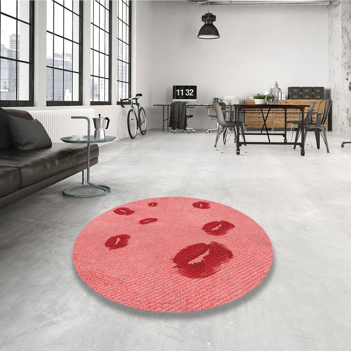Round Patterned Fire Red Rug in a Office, pat3907rd