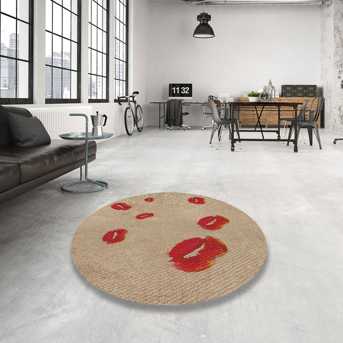 Round Patterned Brown Novelty Rug in a Office, pat3907