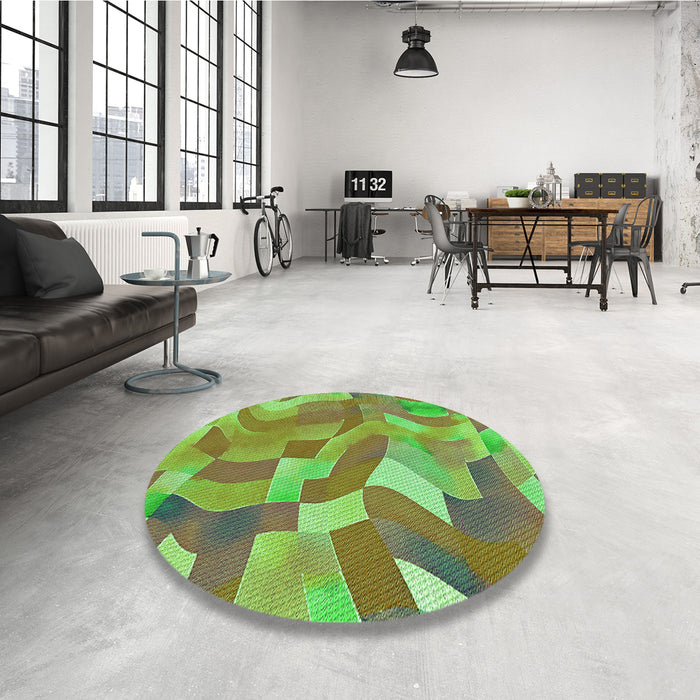 Round Patterned Green Rug in a Office, pat3913grn