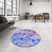 Round Patterned Blue Rug in a Office, pat3914blu