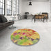 Round Patterned Orange Rug in a Office, pat3914brn