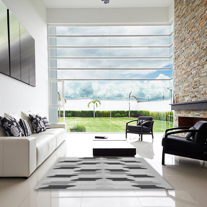 Square Patterned Smokey Gray Rug in a Living Room, pat3925gry