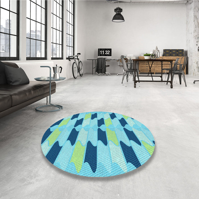 Round Patterned Blue Ivy Blue Rug in a Office, pat3925lblu