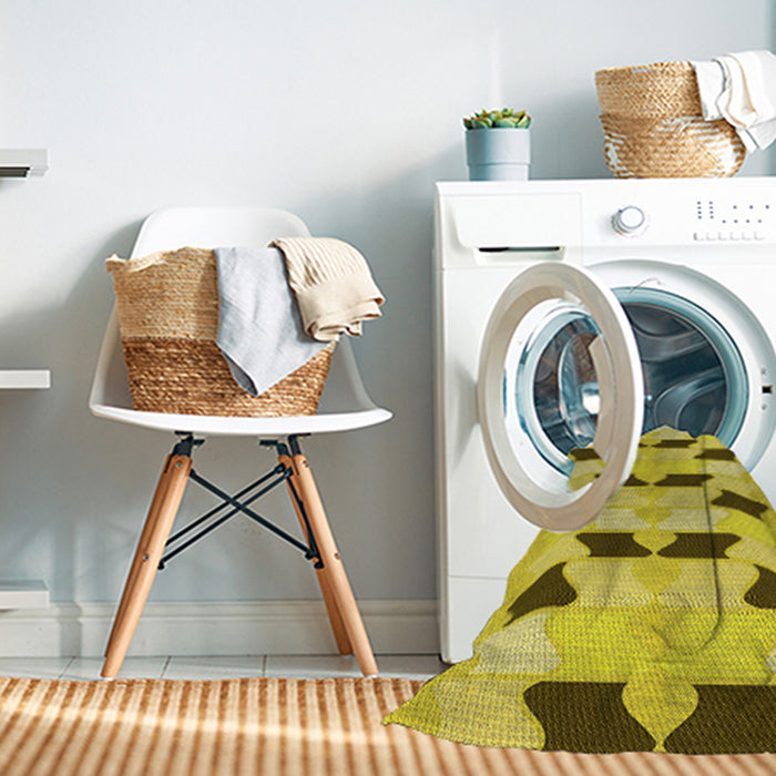 Machine Washable Transitional Yellow Rug in a Washing Machine, wshpat3925yw