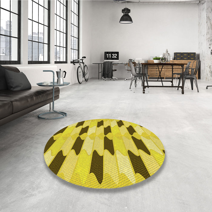 Round Patterned Yellow Rug in a Office, pat3925yw