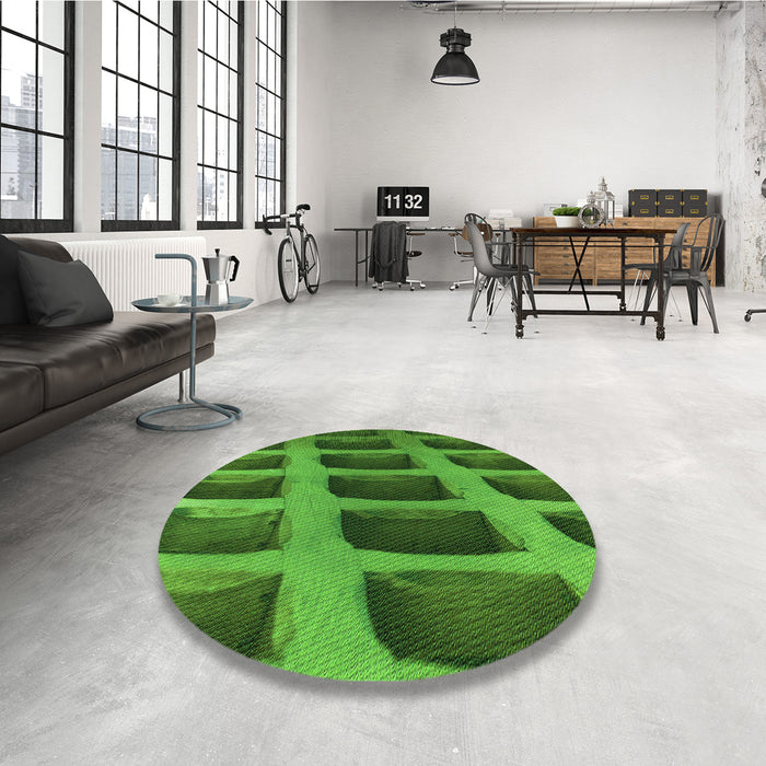Round Patterned Deep Emerald Green Rug in a Office, pat3942grn