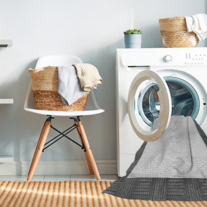 Machine Washable Transitional Silver Gray Rug in a Washing Machine, wshpat3944gry