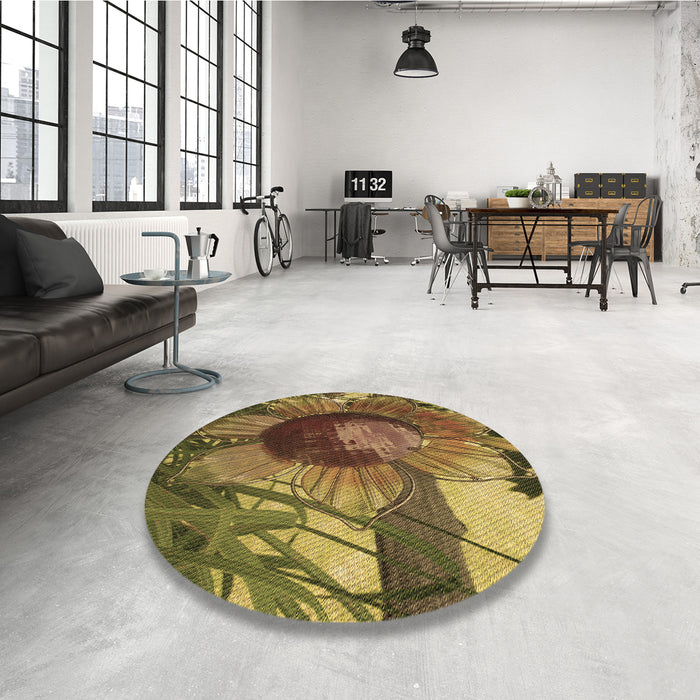 Round Patterned Caramel Brown Rug in a Office, pat3966brn