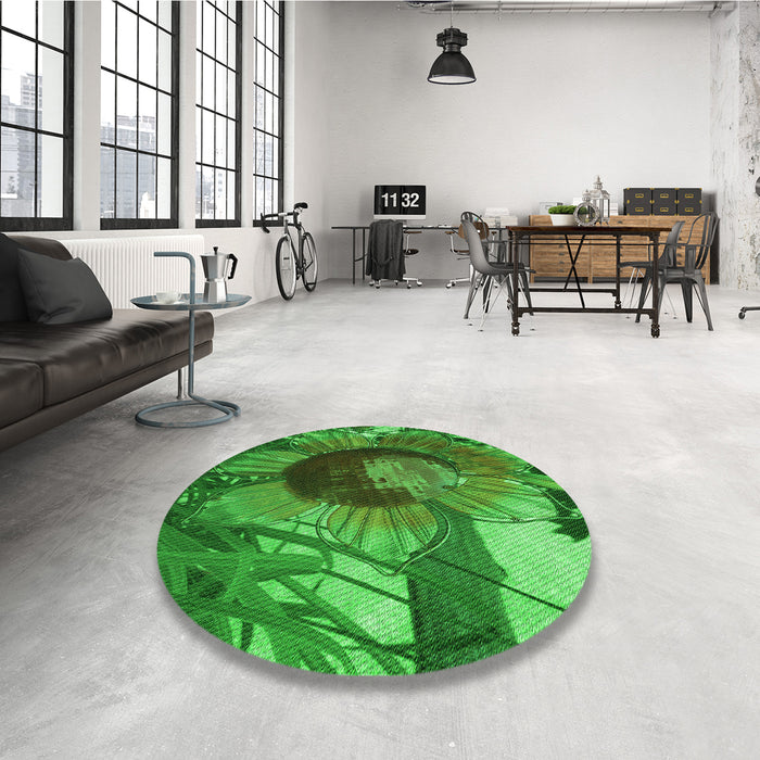 Round Patterned Green Rug in a Office, pat3966grn