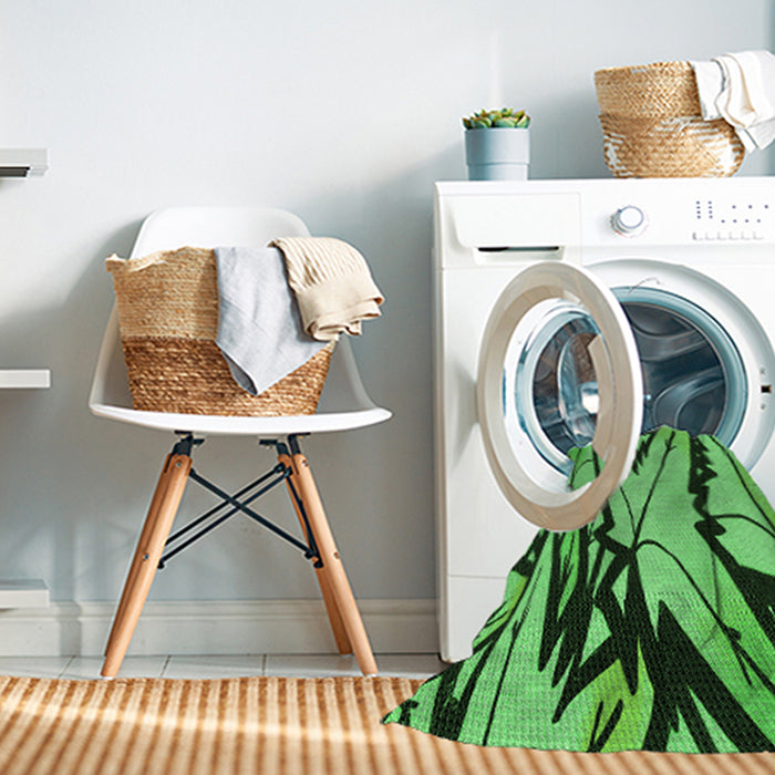 Machine Washable Transitional Deep Emerald Green Rug in a Washing Machine, wshpat3973grn