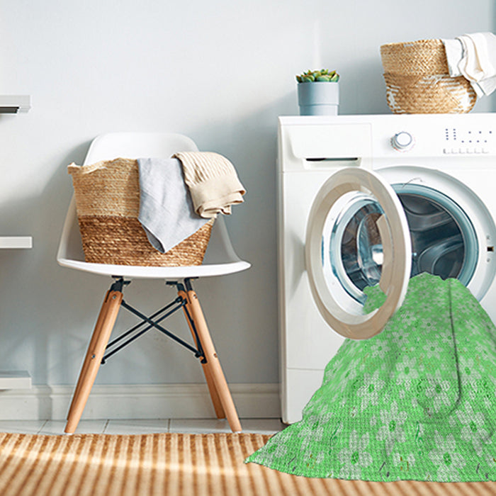 Machine Washable Transitional Green Rug in a Washing Machine, wshpat3978grn