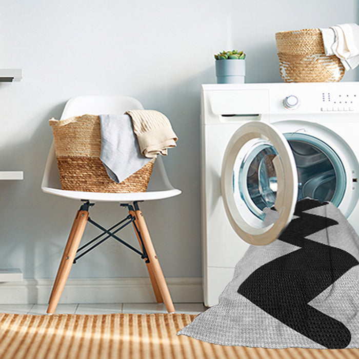 Machine Washable Transitional Light Black Rug in a Washing Machine, wshpat3980gry