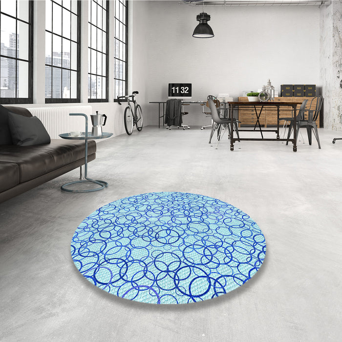 Round Patterned Blue Rug in a Office, pat400lblu