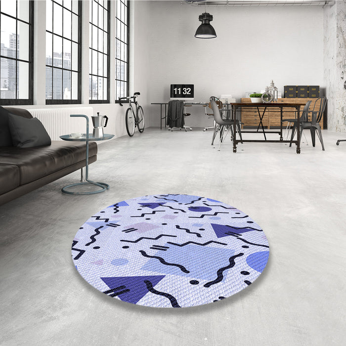 Round Patterned Blue Rug in a Office, pat408blu