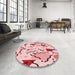 Round Patterned Red Rug in a Office, pat408rd