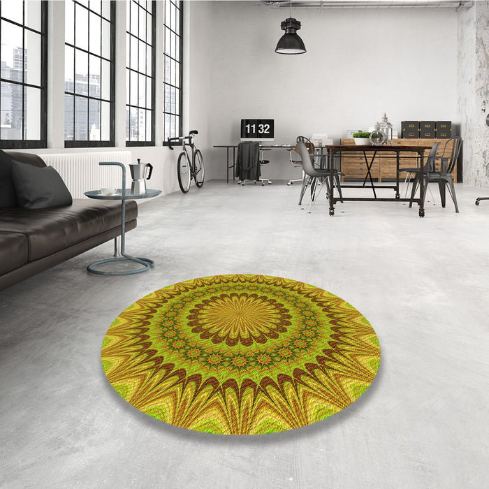 Round Patterned Green Rug in a Office, pat420yw