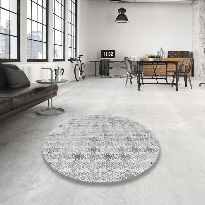Round Patterned Platinum Gray Rug in a Office, pat430gry