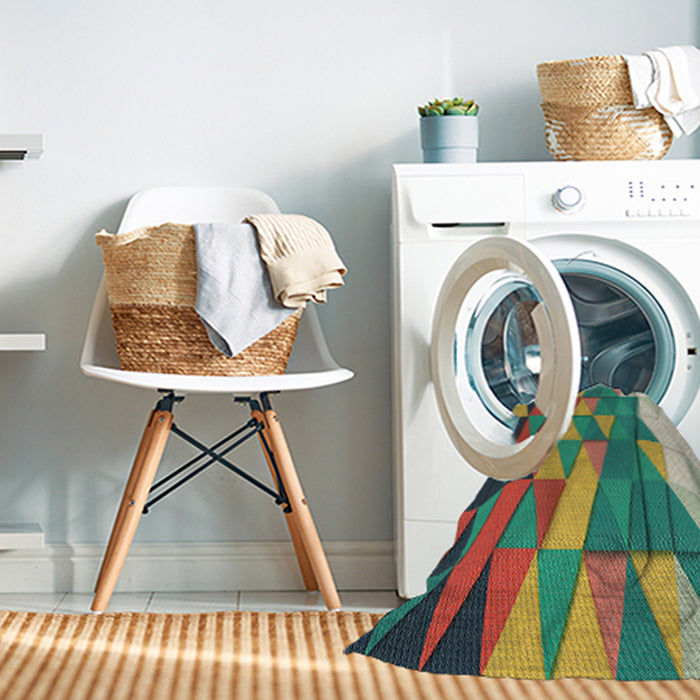 Machine Washable Transitional Green Rug in a Washing Machine, wshpat452