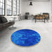 Round Patterned Neon Blue Rug in a Office, pat473lblu