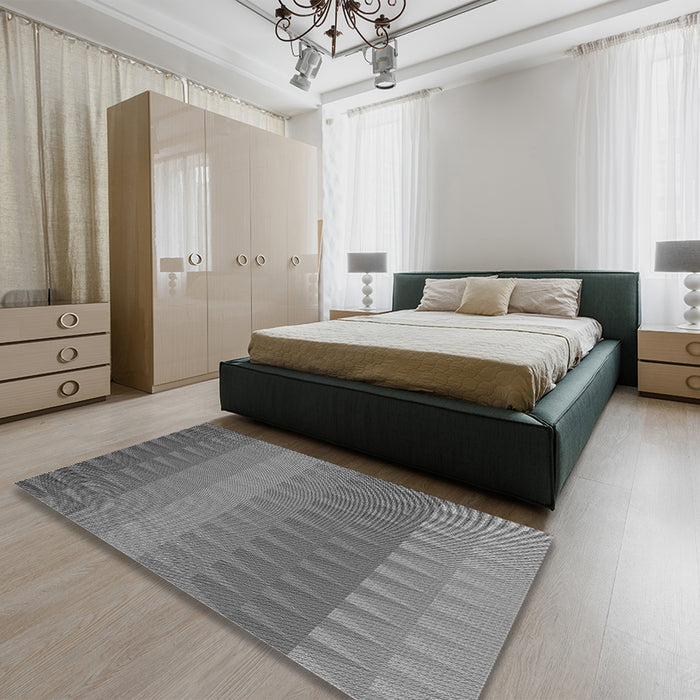 Patterned Carbon Gray Rug in a Bedroom, pat48gry
