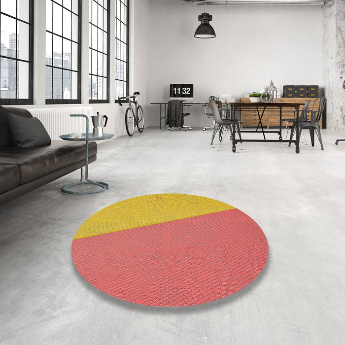 Round Machine Washable Transitional Red Rug in a Office, wshpat485