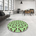 Round Patterned Fern Green Rug in a Office, pat504lblu