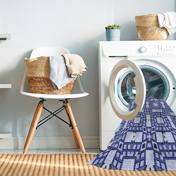 Machine Washable Transitional Sapphire Blue Rug in a Washing Machine, wshpat505blu