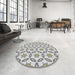Round Machine Washable Transitional Silver Gray Rug in a Office, wshpat506