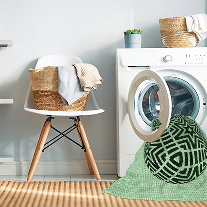 Machine Washable Transitional Medium Forest Green Rug in a Washing Machine, wshpat507grn