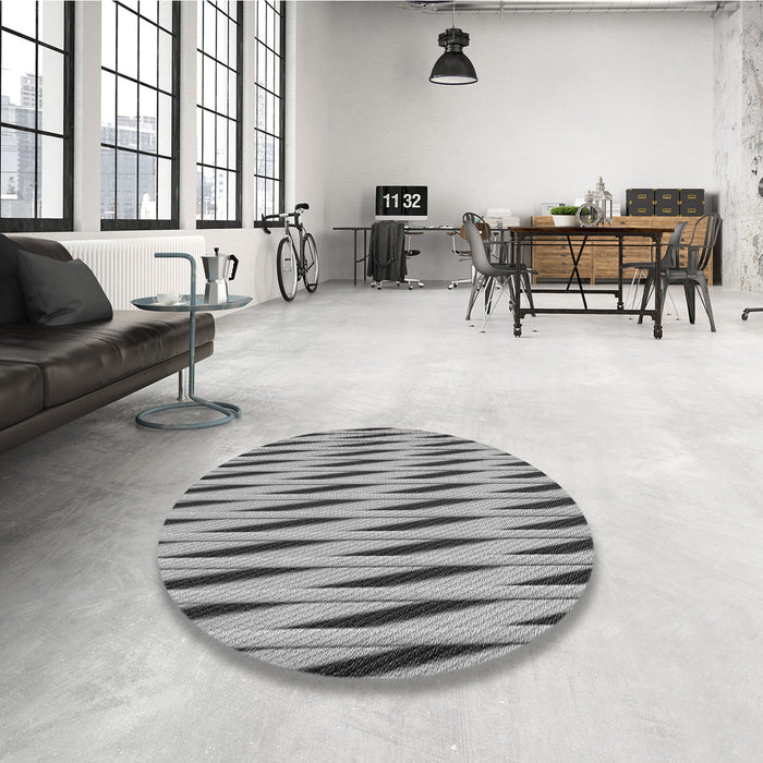 Round Patterned Silver Gray Rug in a Office, pat516gry