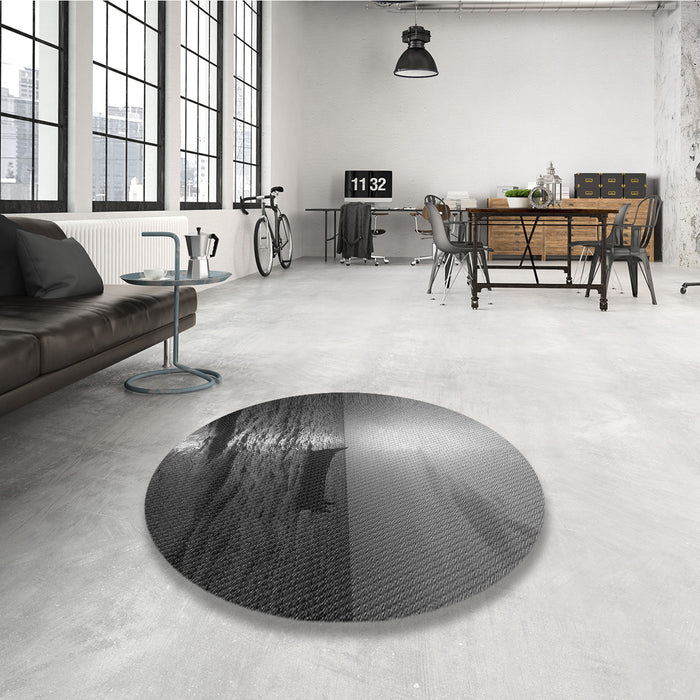 Round Patterned Black Rug in a Office, pat521gry