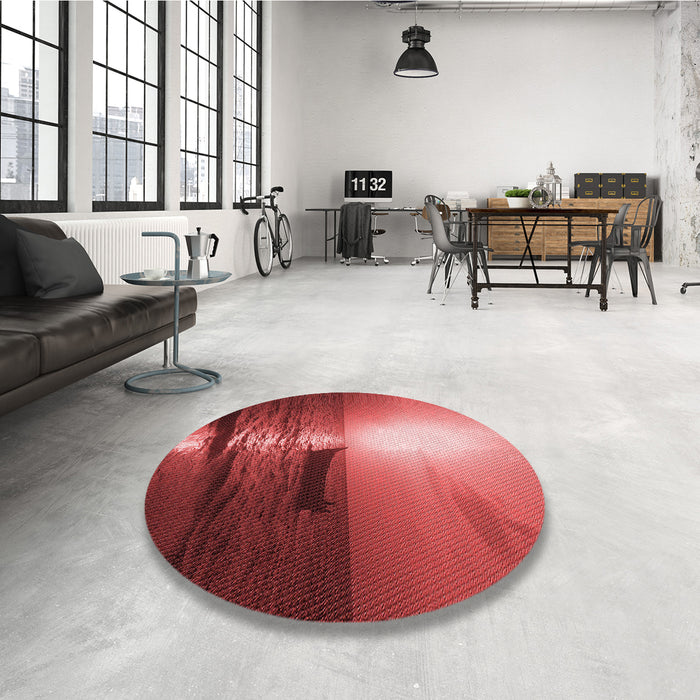 Round Patterned Red Rug in a Office, pat521rd
