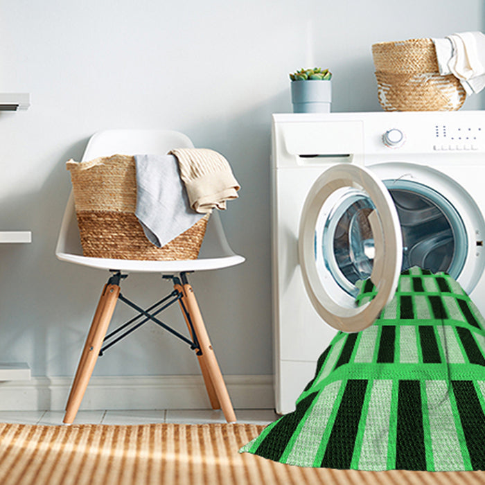 Machine Washable Transitional Green Rug in a Washing Machine, wshpat544grn