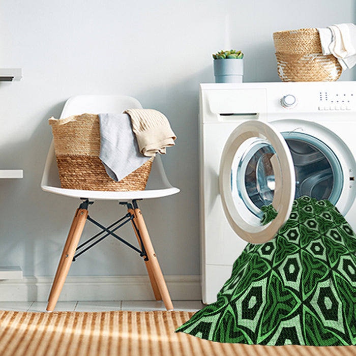 Machine Washable Transitional Dark Forest Green Rug in a Washing Machine, wshpat558grn