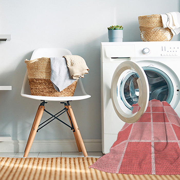 Machine Washable Transitional Pastel Pink Rug in a Washing Machine, wshpat578rd