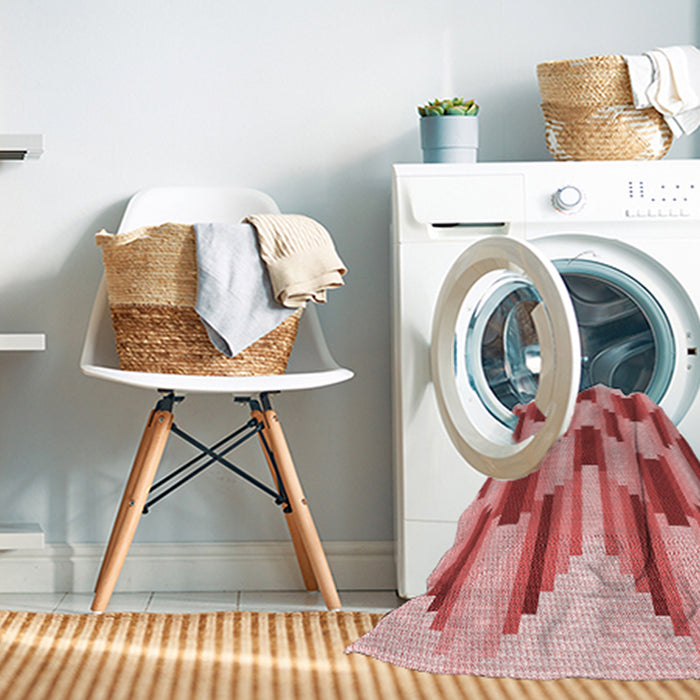Machine Washable Transitional Pastel Pink Rug in a Washing Machine, wshpat581rd