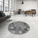 Round Patterned Carbon Gray Rug in a Office, pat592gry